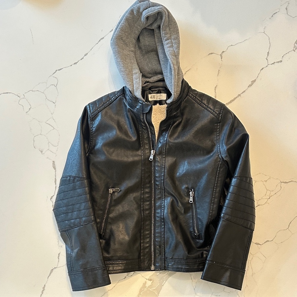 H&M Boys Black Faux Leather Moto Jacket w/ Removable Hood Size 8-9 Sherpa Lined